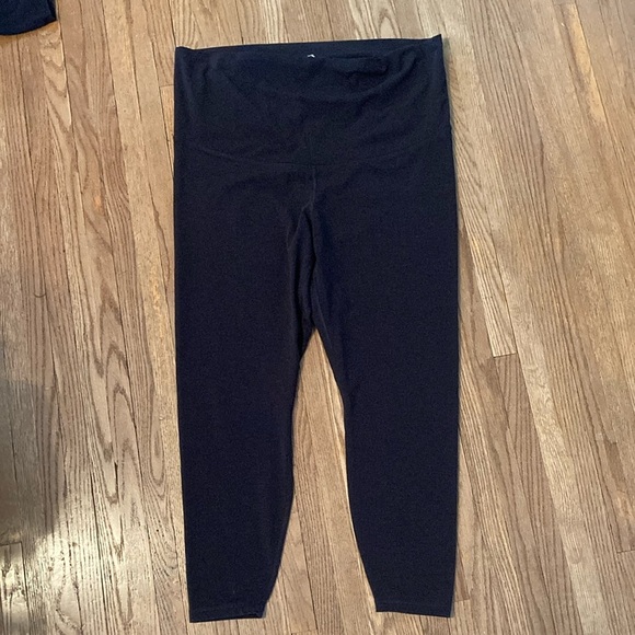 Old Navy Maternity Black Full-Length Leggings with Supportive Waistband - Picture 1 of 9